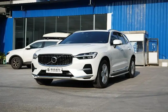 VOLVO XC60 LUXURY 2022