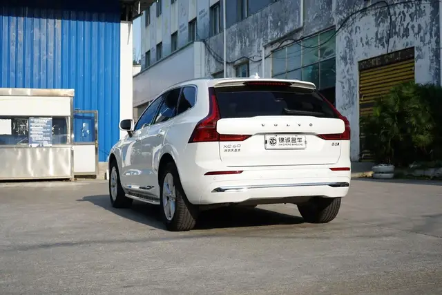 VOLVO XC60 LUXURY 2022