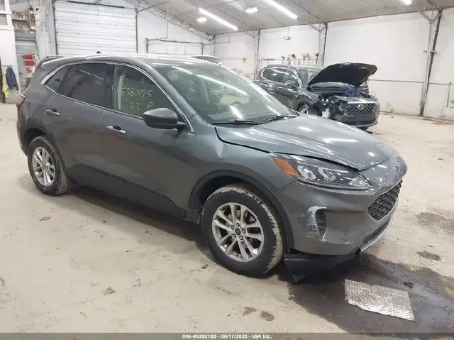 FORD ESCAPE SE 2022