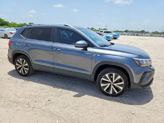 VOLKSWAGEN TAOS SE 2022