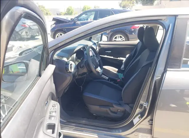 NISSAN VERSA 2025