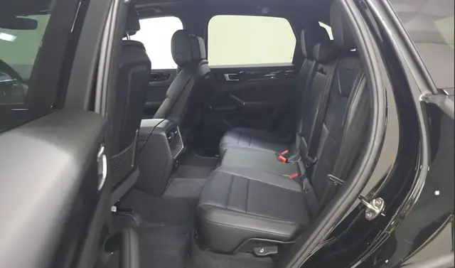 PORSCHE CAYENNE 2023