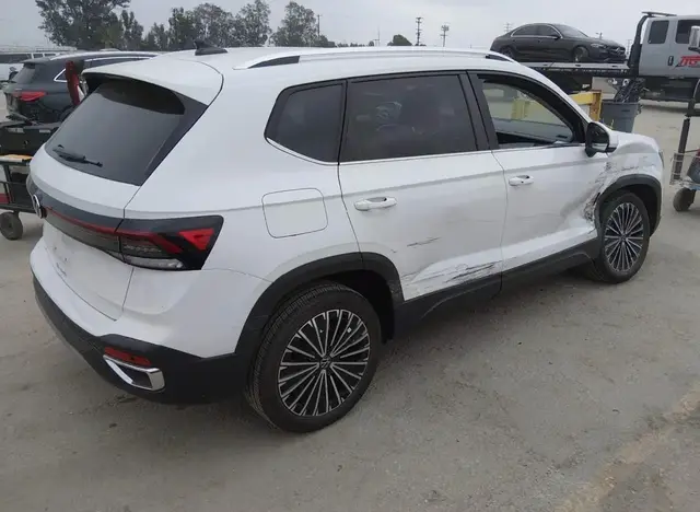 VOLKSWAGEN TAOS SE 2025