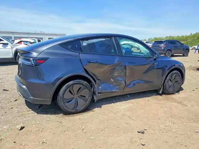TESLA MODEL Y 2026