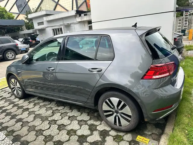 VOLKSWAGEN E-GOLF ELECTRIC VEHICLE 2019