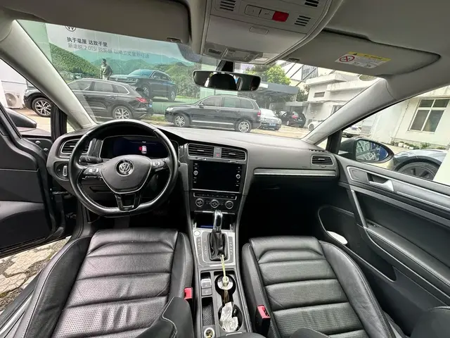 VOLKSWAGEN E-GOLF ELECTRIC VEHICLE 2019