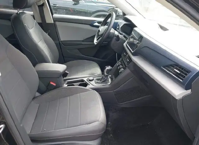 VOLKSWAGEN TAOS SE 2023