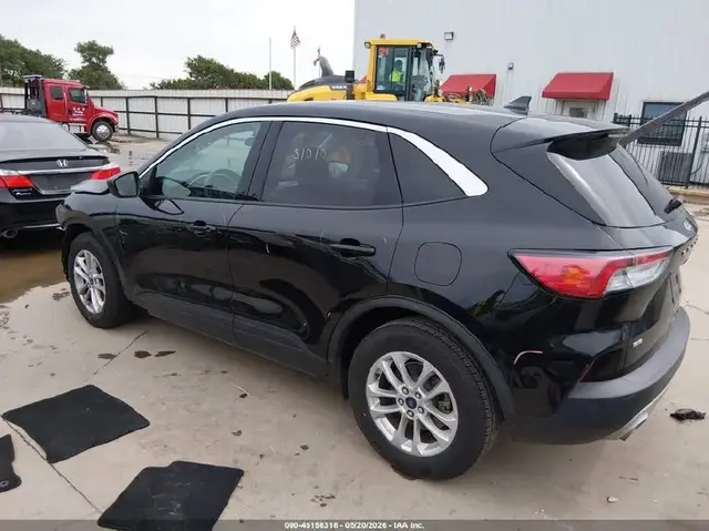 FORD ESCAPE SE 2022