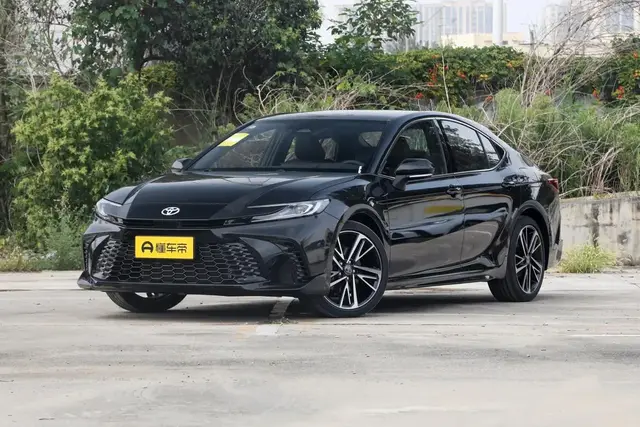 TOYOTA CAMRY 2026