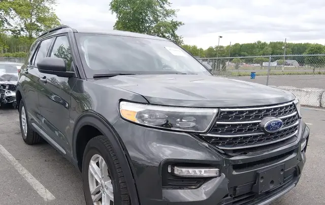 FORD EXPLORER XLT 2024