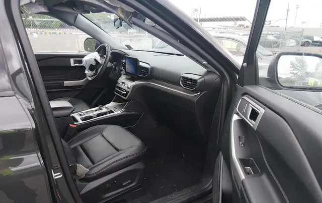 FORD EXPLORER XLT 2024