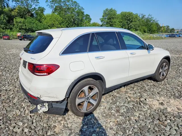 MERCEDES-BENZ GLC 300 2022