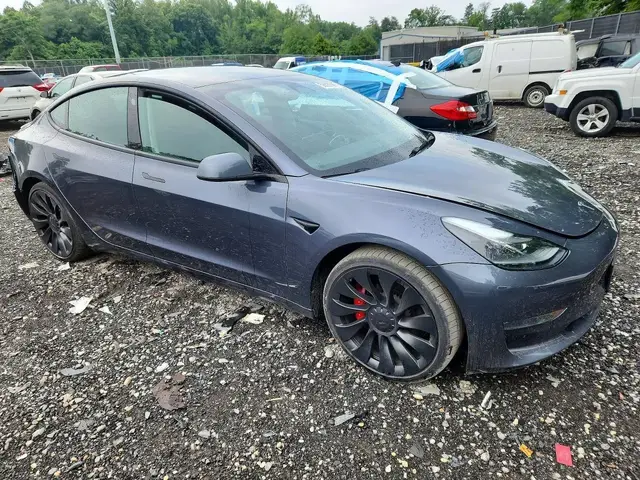 TESLA MODEL 3 2023