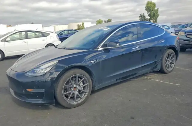 TESLA MODEL 3 2019