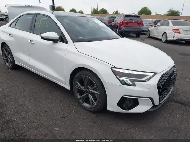 AUDI A3 PREMIUM 2024