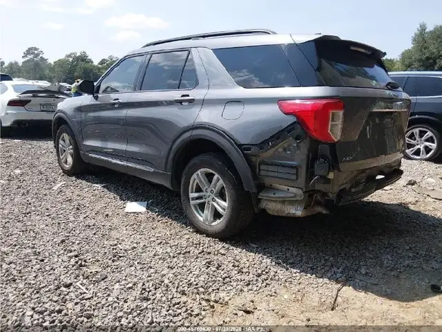 FORD EXPLORER XLT 2022