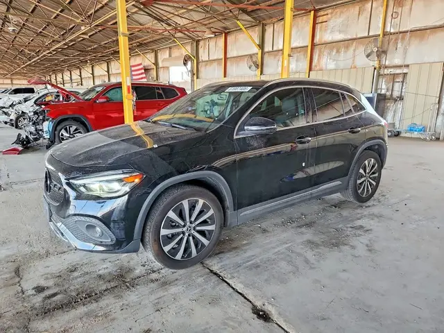 MERCEDES-BENZ GLA 250 2023