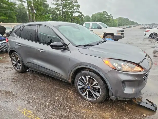 FORD ESCAPE SE 2022
