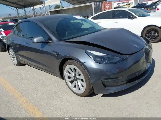 TESLA MODEL 3 2022