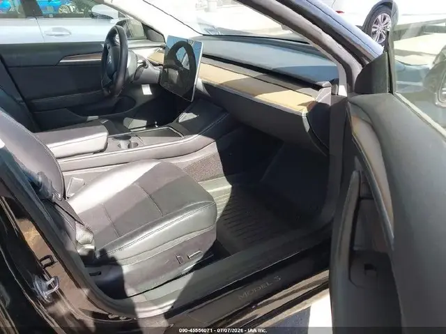 TESLA MODEL 3 2023