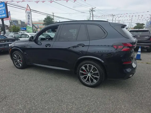 BMW X5 SPORTS ACTIVITY VEHICLE 2024