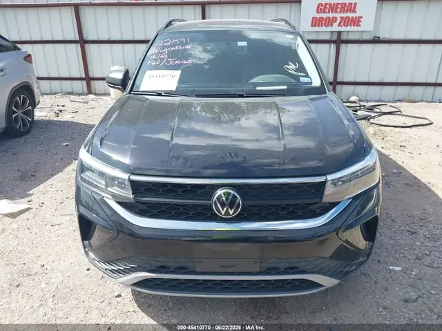 VOLKSWAGEN TAOS 2022