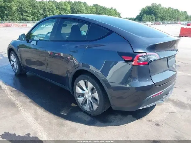 TESLA MODEL Y 2024