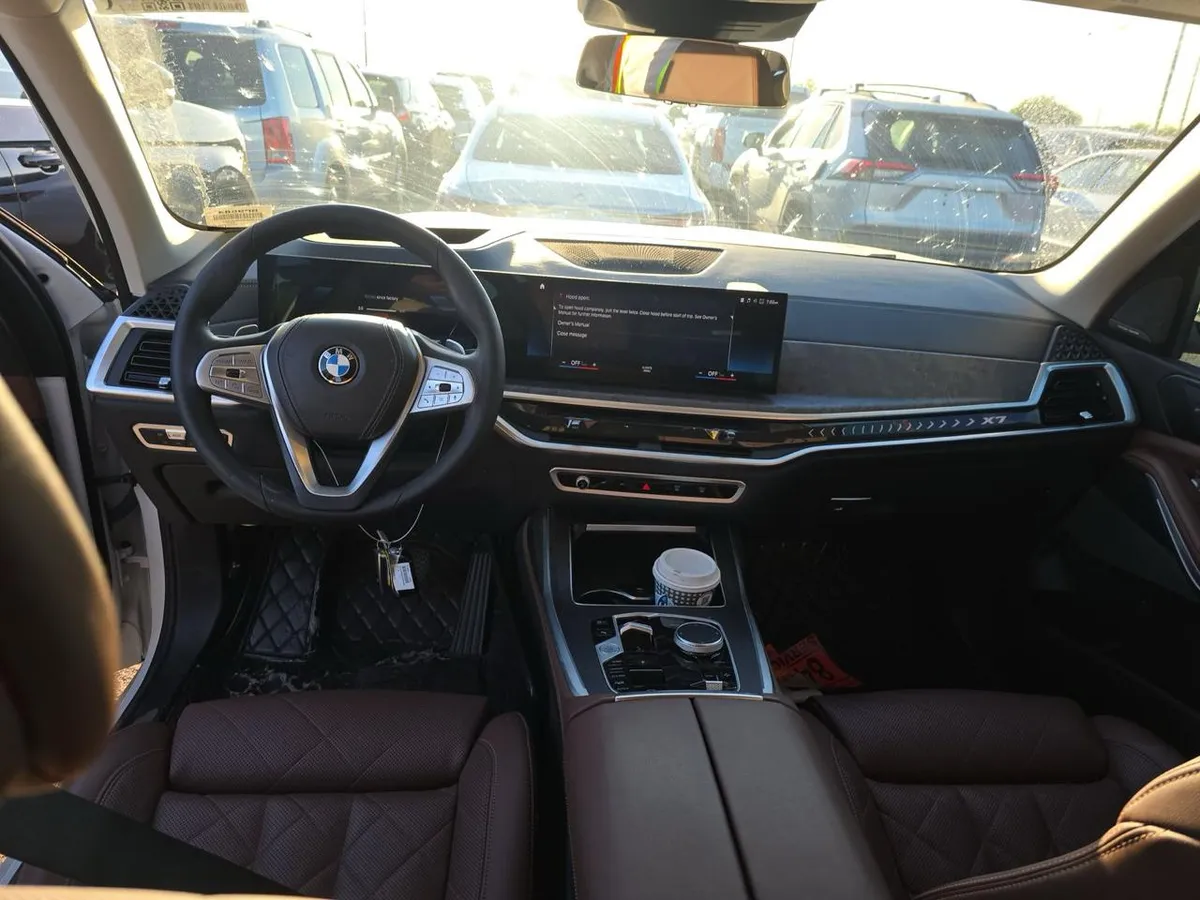 BMW X7 SPORTS ACTIVITY VEHICLE 2023