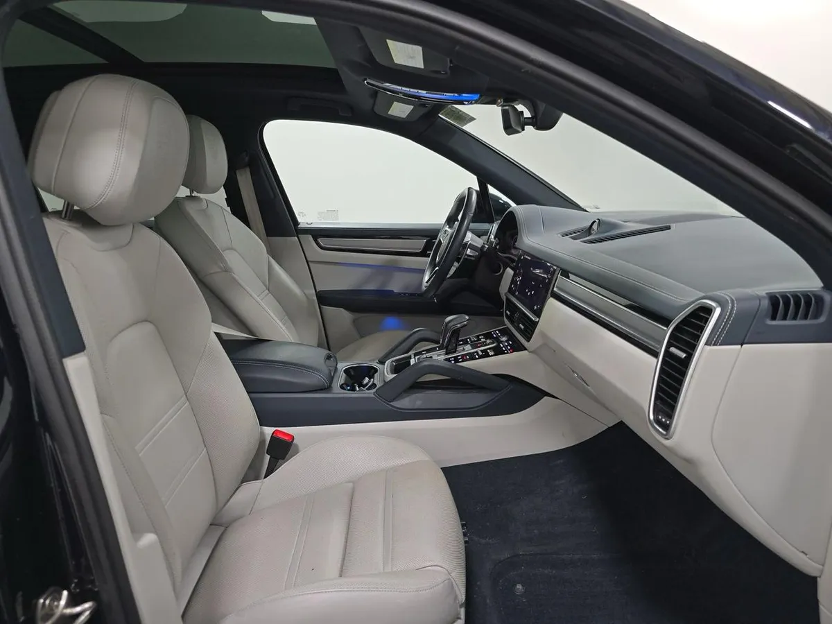 PORSCHE CAYENNE PLATINUM EDITION 2023