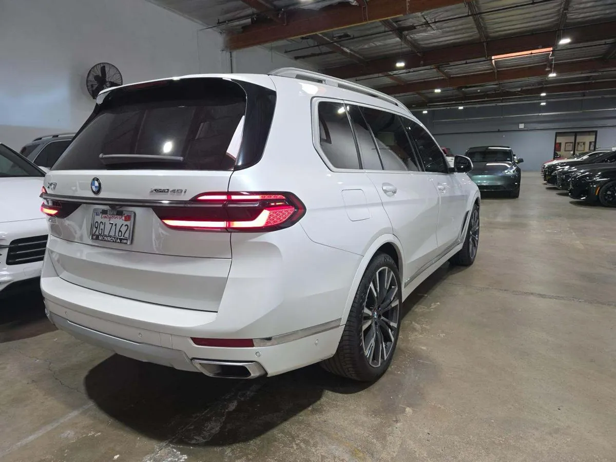 BMW X7 SPORTS ACTIVITY VEHICLE 2024