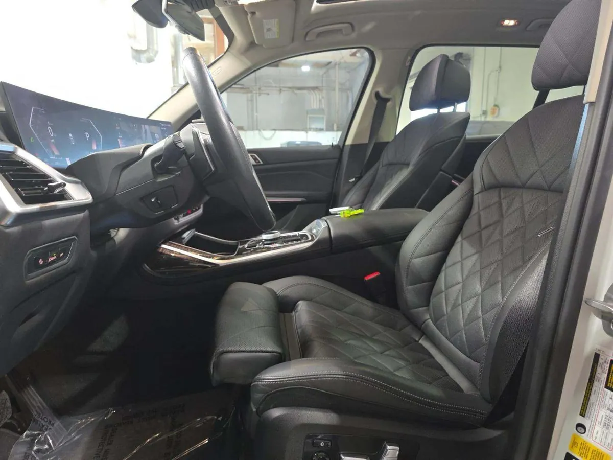 BMW X7 SPORTS ACTIVITY VEHICLE 2024