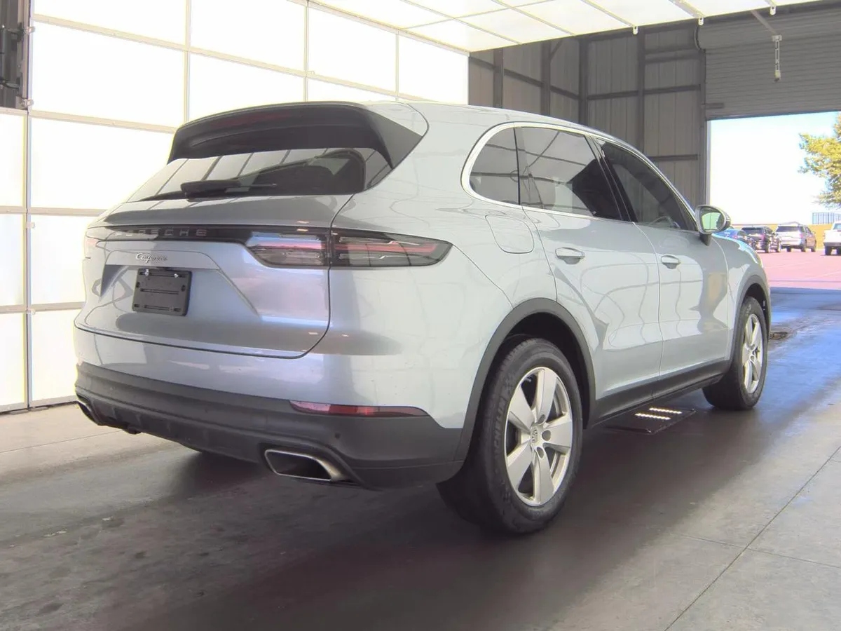 PORSCHE CAYENNE 2023