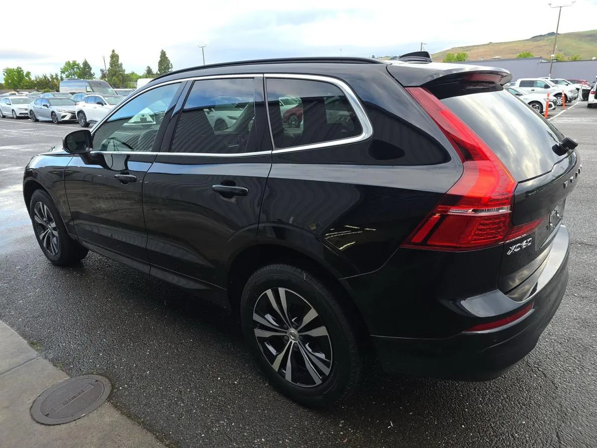 VOLVO XC60 B5 CORE 2023