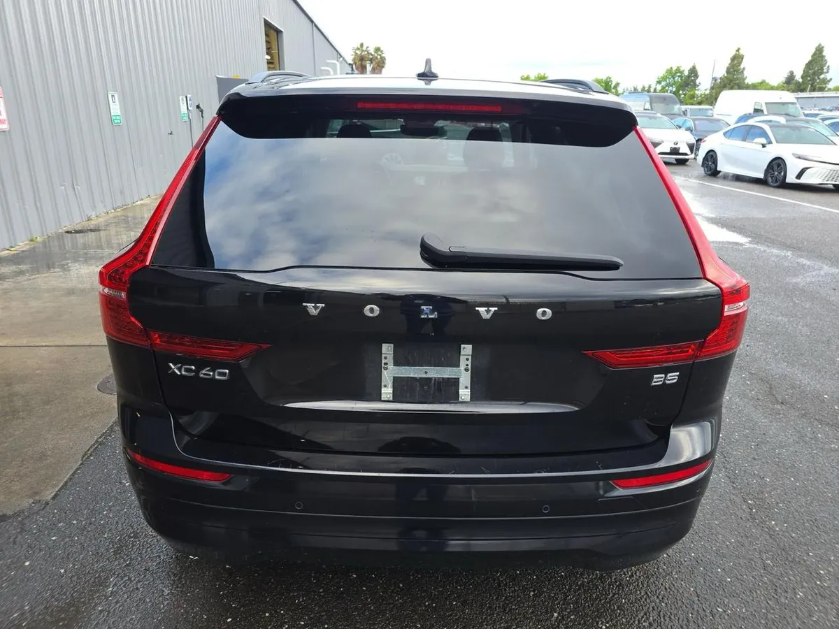 VOLVO XC60 B5 CORE 2023