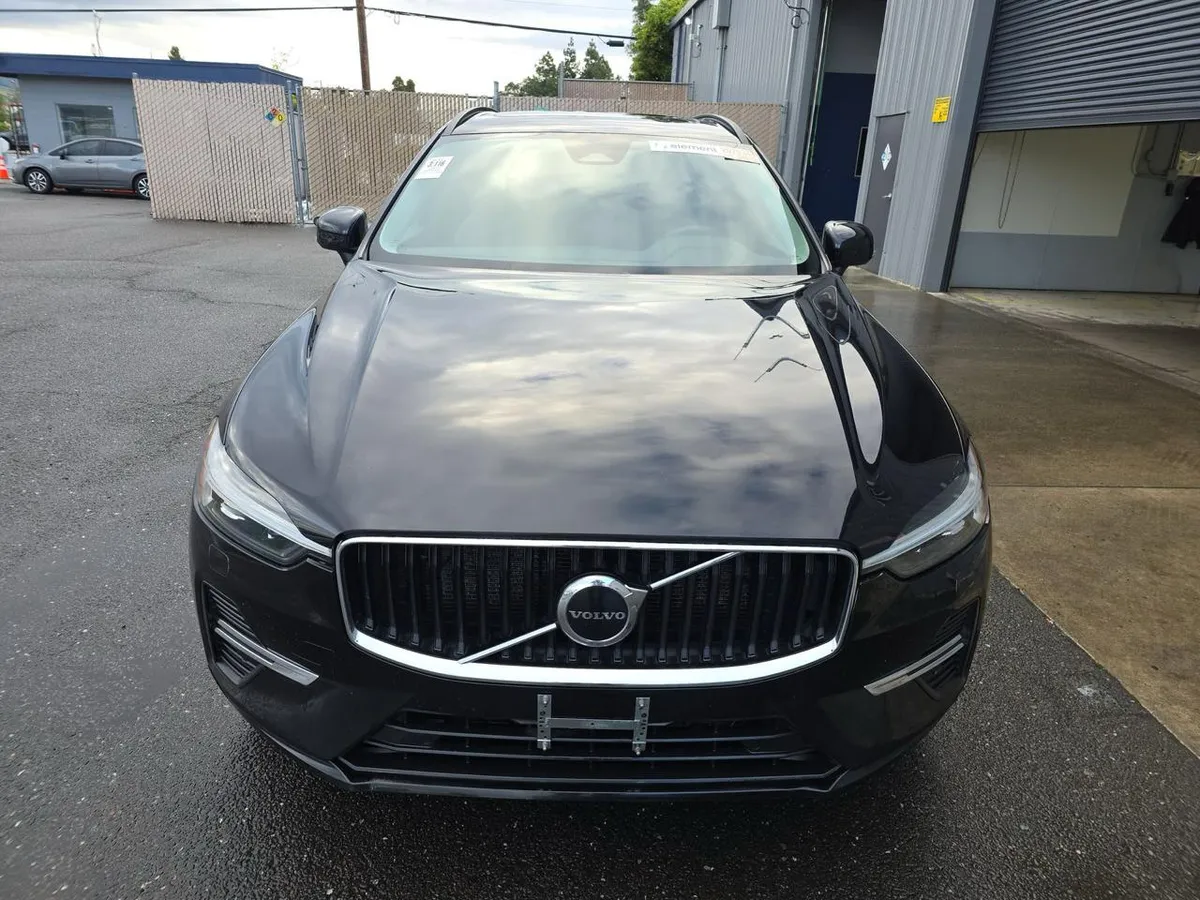 VOLVO XC60 B5 CORE 2023