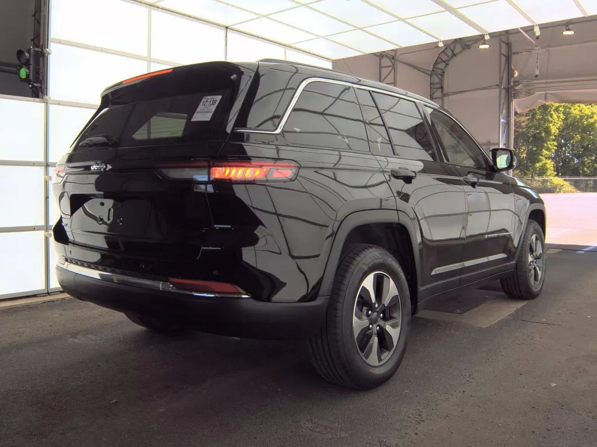 JEEP GRAND CHEROKEE 2023