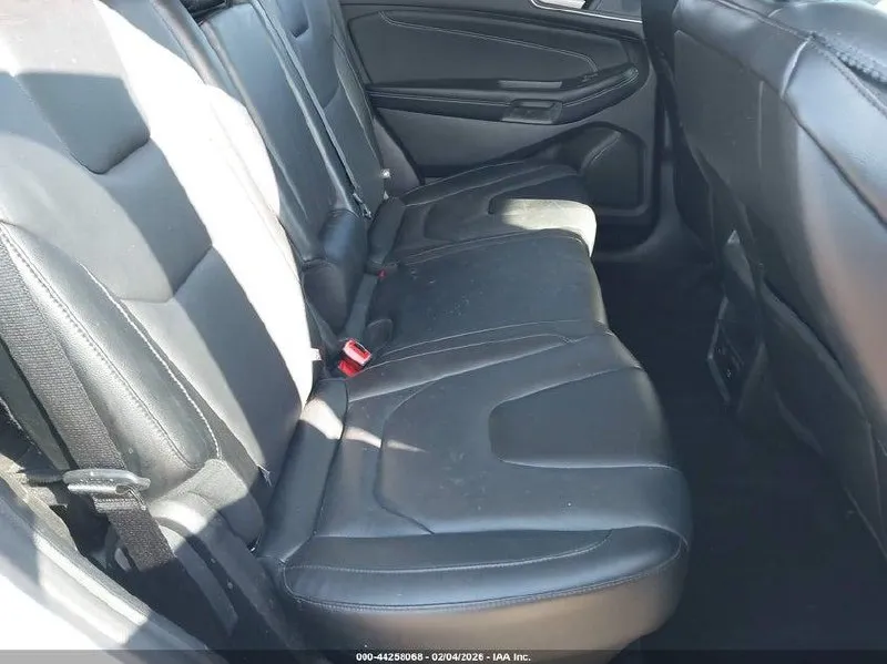 FORD EDGE TITANIUM 2022