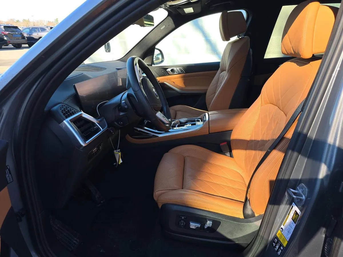 BMW X7 SPORTS ACTIVITY VEHICLE 2023