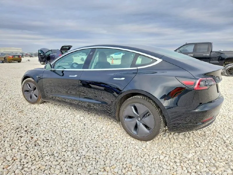 TESLA MODEL 3 2020