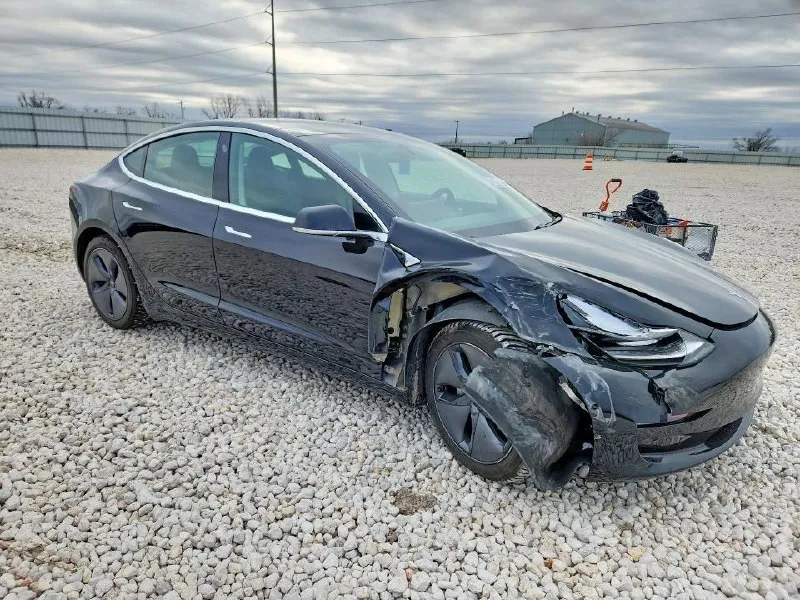 TESLA MODEL 3 2020