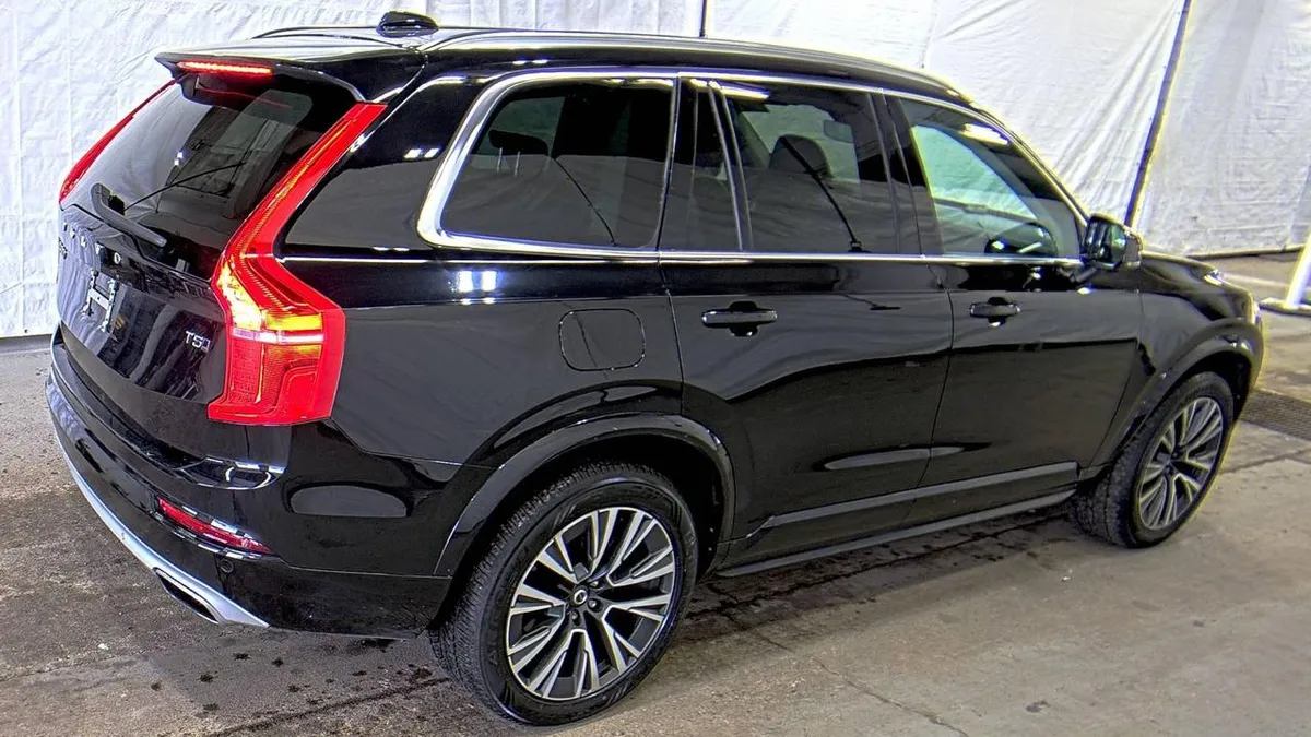 VOLVO XC90 T5 MOMENTUM 7-PASSENGER 2020