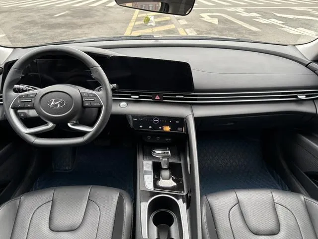 HYUNDAI ELANTRA 2022