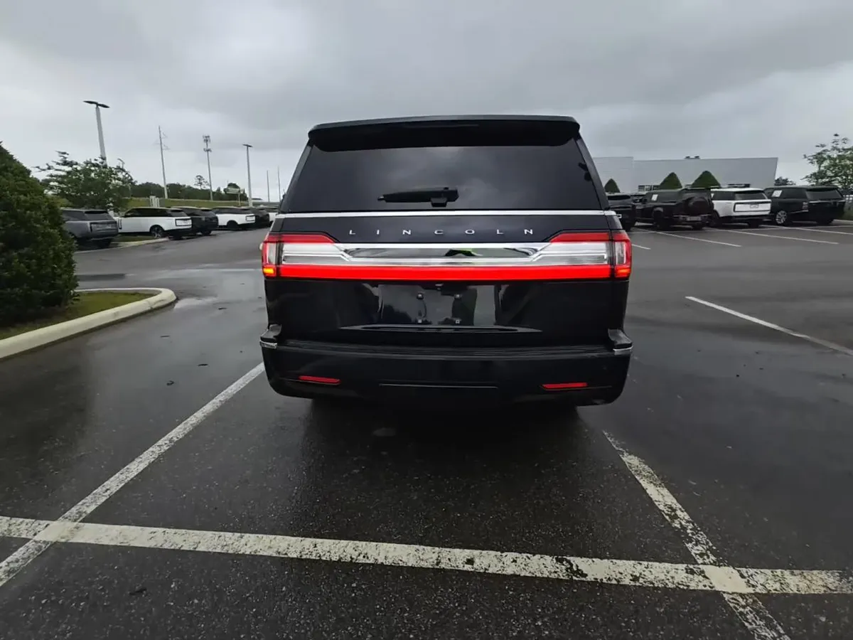 LINCOLN NAVIGATOR STANDARD 2021