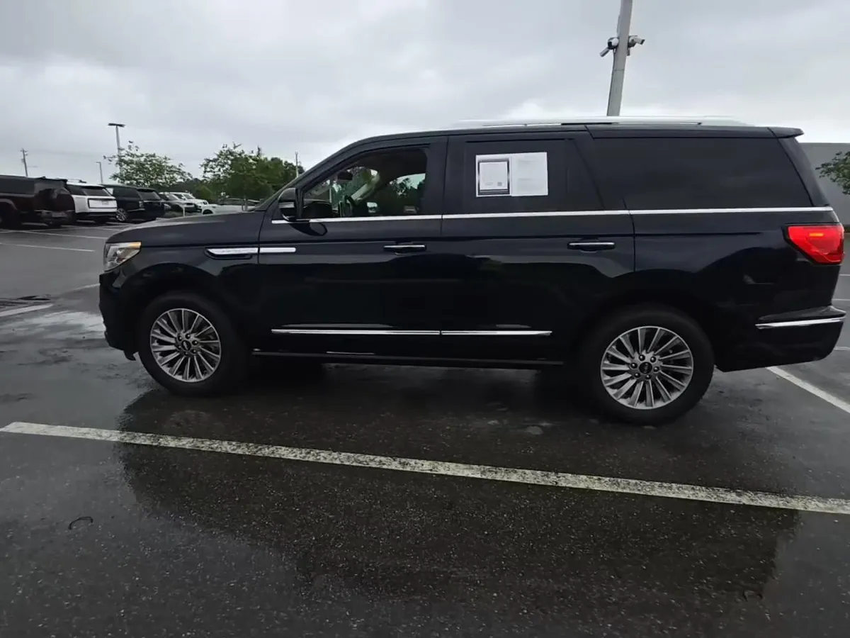 LINCOLN NAVIGATOR STANDARD 2021