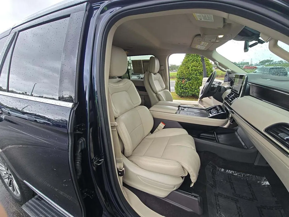 LINCOLN NAVIGATOR STANDARD 2021