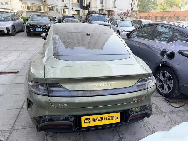 XIAOMI SU7 2024