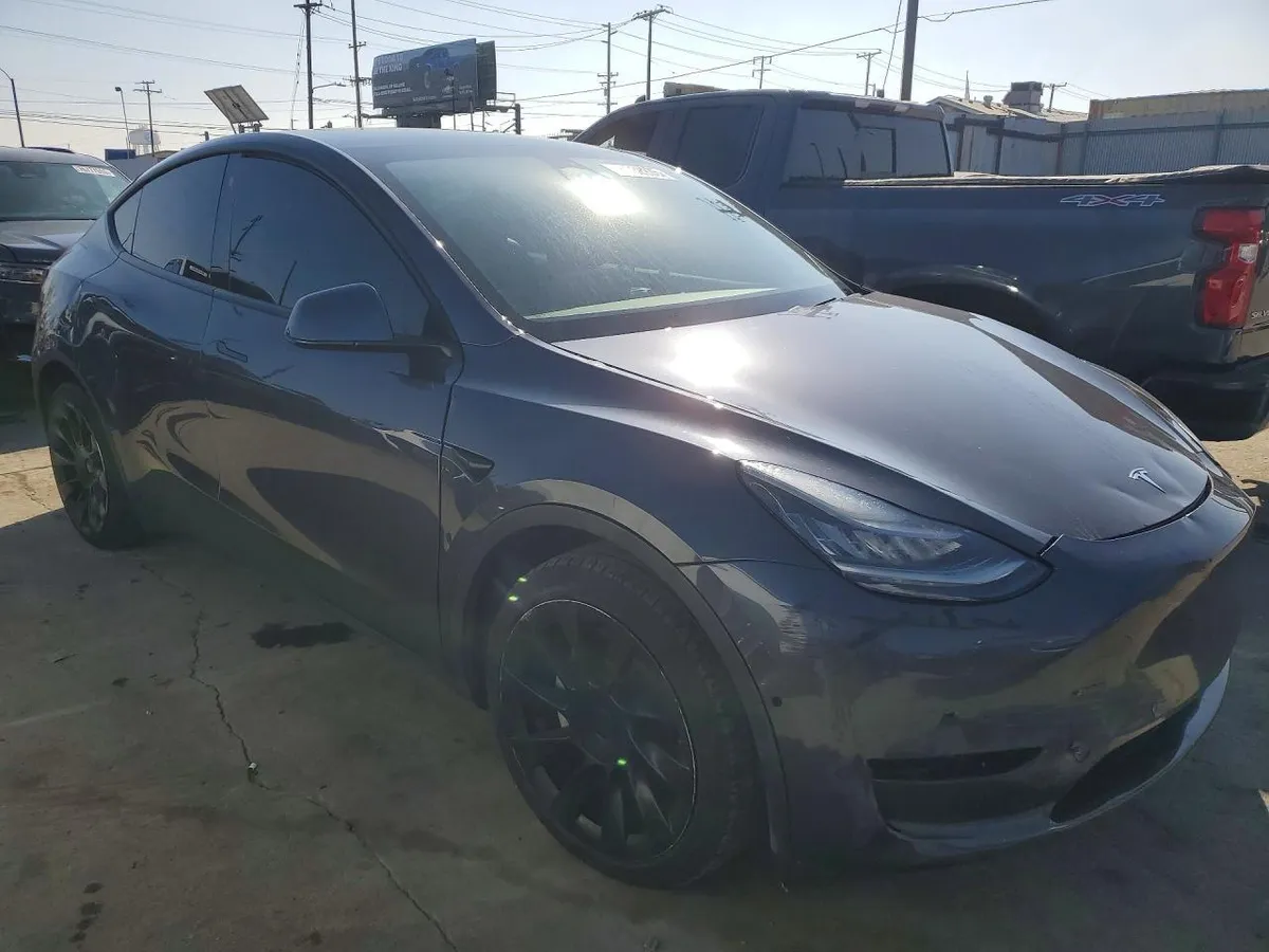 TESLA MODEL Y 2021