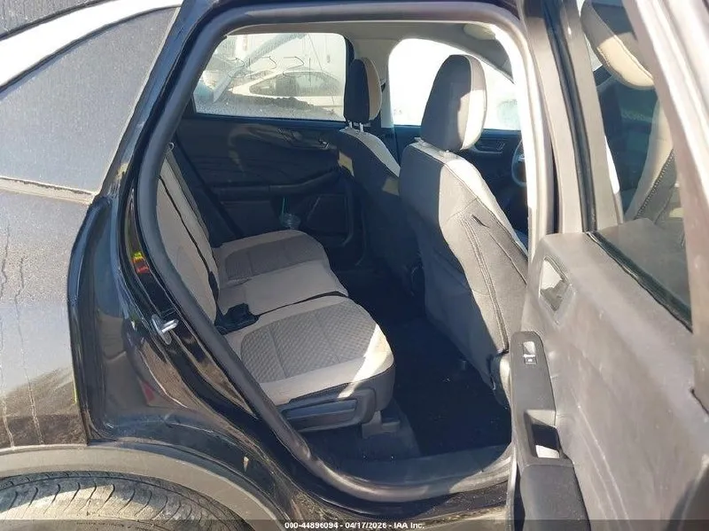 FORD ESCAPE SE 2022