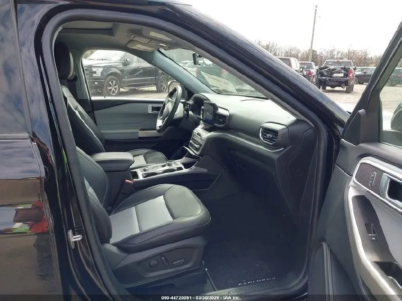 FORD EXPLORER XLT 2023