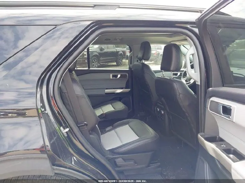 FORD EXPLORER XLT 2023